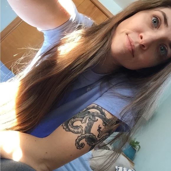 Meet your Posher, Elizabeth - Picture 1 of 1